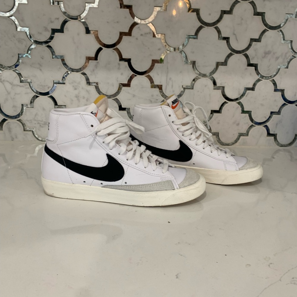 Women’s Nike Hightops - like new